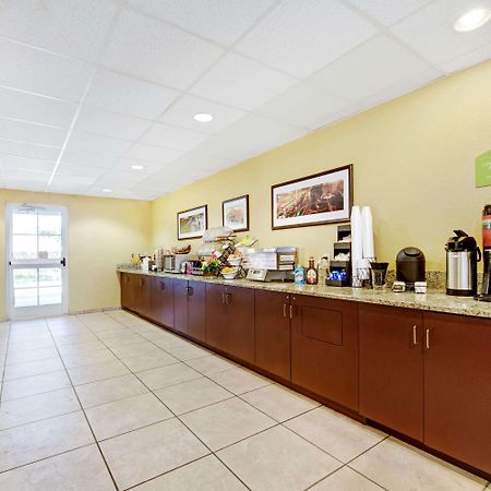 Hotel Super 8 By Wyndham San Antonio Airport North Exterior foto
